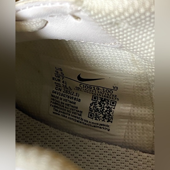 Nike Air Force 1 shadows Triple White Sneakers Size 9.5 - Picture 8 of 8